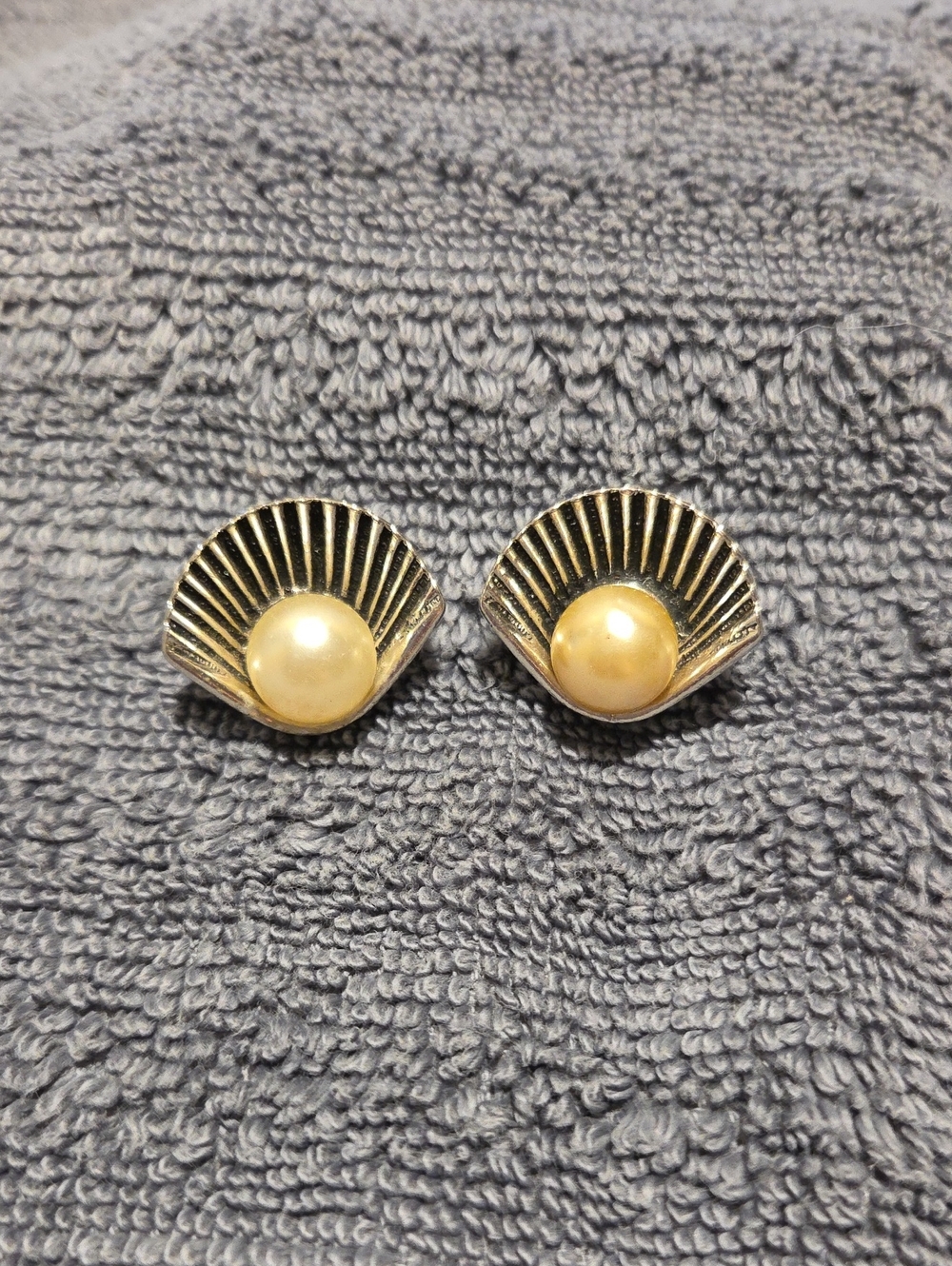 Sarah Coventry Gold-Tone Shell Earrings with Cream Pearl Centers